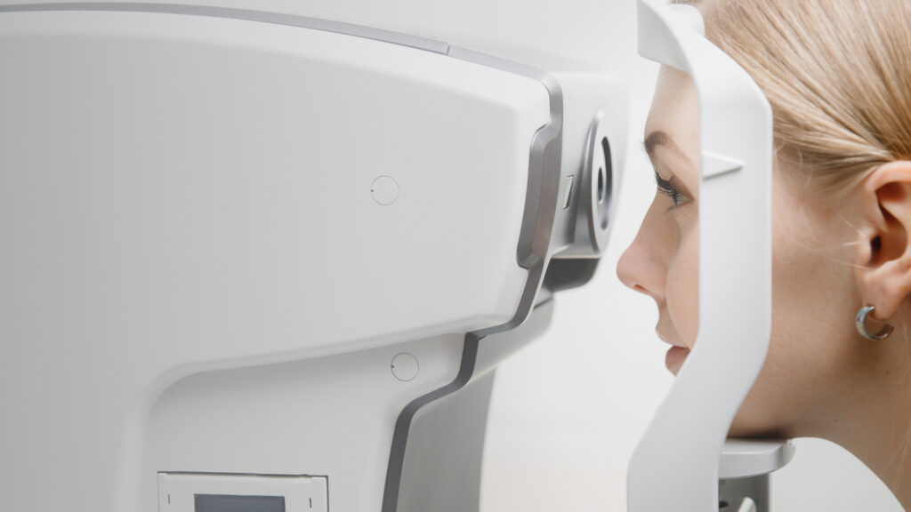 KNOW YOUR CHANCES WHEN UNDERGOING LASIK LASER EYE SURGERY